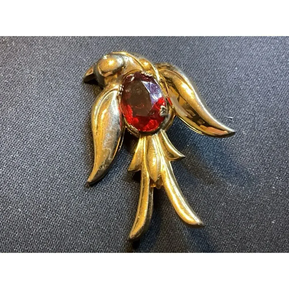 Vintage Coro Pegasus Red Jelly Belly Gilt Gold Tone Bird Brooch